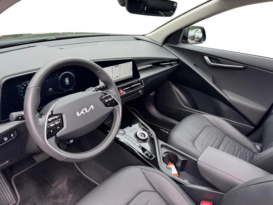 Kia Niro 1.6 GDi Hybrid DynamicPlusLine | Head up display | Elektrische achterklep | Stoel-en stuurverwarming | Lederen bekleding | Schuif/kantel dak | Parkeersensoren v +a