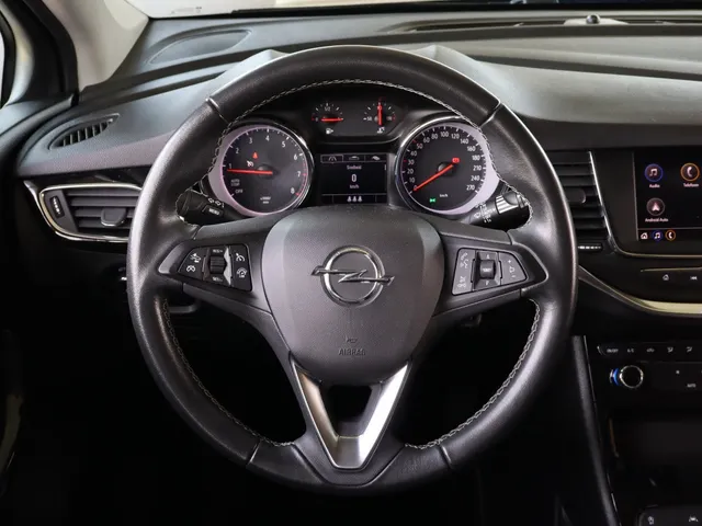 Opel Astra Sports Tourer 1.2 Design & Tech | Camera