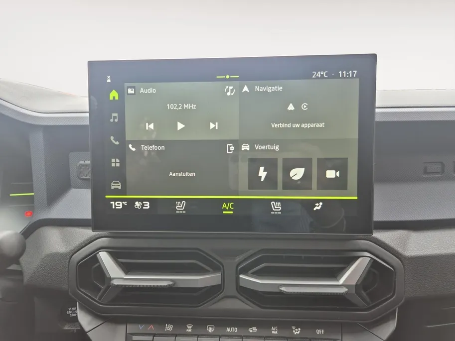 Dacia Duster 1.6 Hybrid 140 Journey | Verwarmde voorstoelen | Dodehoek detectie | Parkeersensoren voor & achter | Rondomzicht camera |