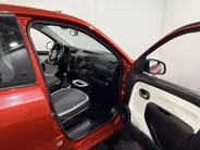 Renault Twingo 70PK SCe Collection | Elektrisch Vouwdak | 1e Eigenaar | Bluetooth Audio & Telefoon | Snelheidsbegrenzer | Leder Stuurwiel | LED Dagrijverlichting | USB | Centrale Deurvergrendeling | Elektrische Ramen & Spiegels |