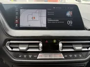 BMW 1 Serie Limousine 118i Sport Line Apple/Android draadloos | Automaat | Climate Con