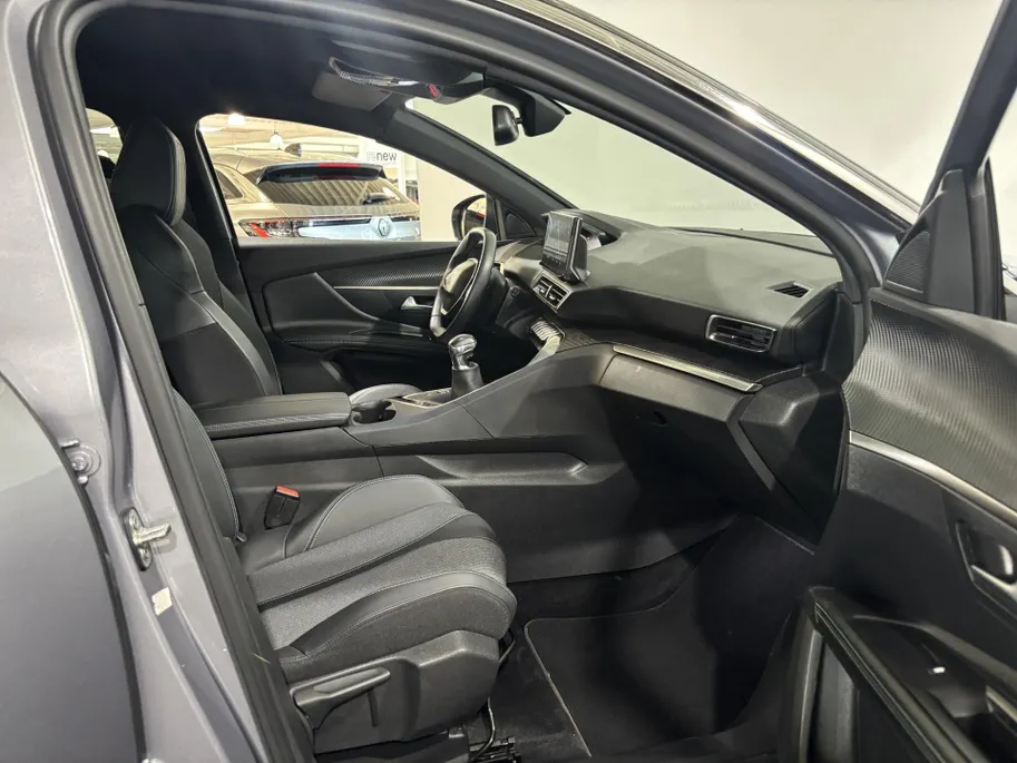 Peugeot 3008 1.2 - 130PK PureTech Allure | Elektrische Achterklep | Digital Cockpit | Navi | Camera | Parkeersensoren | Apple CarPlay/Android Auto | Lichtmetalen Velgen | Adaptive Cruise Control |