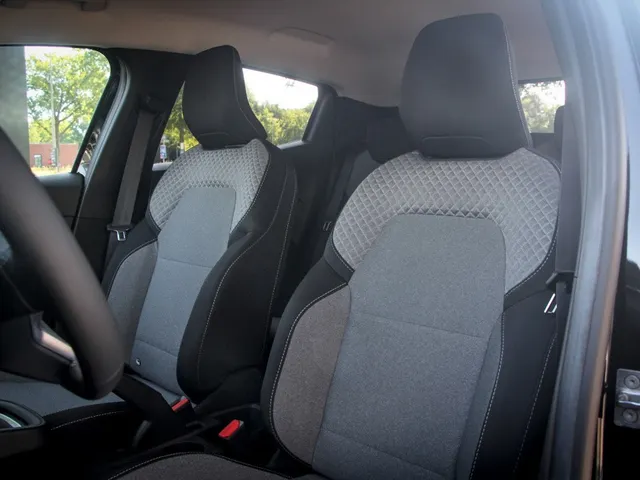 Mitsubishi Colt 1.0T MT Intense