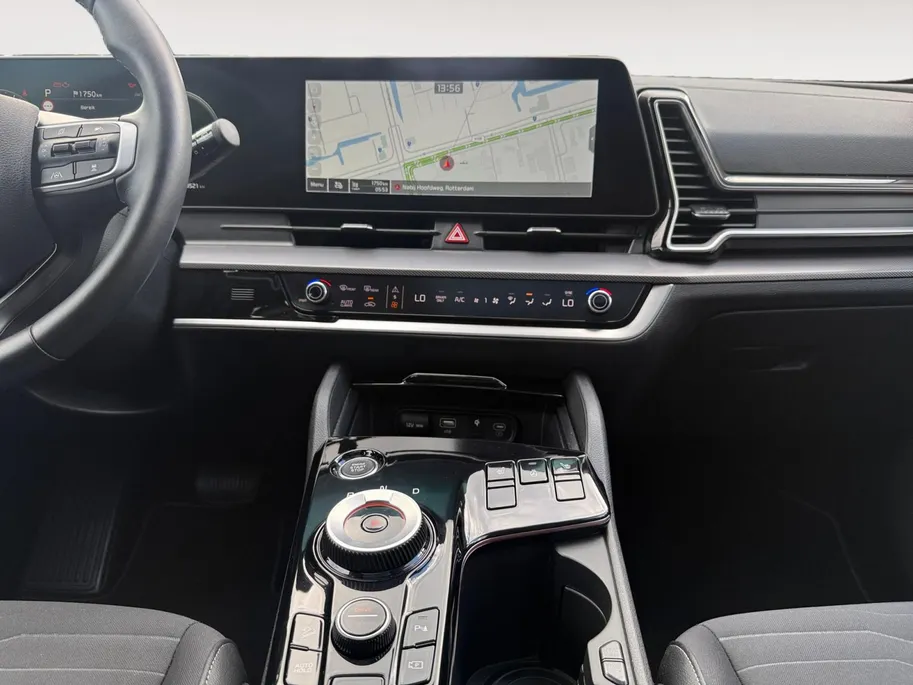 Kia Sportage 1.6 T-GDi PHEV DynamicPlusLine | Airco | Navi | 360 Camera | LM Velgen | Panoramadak | Stoelverwarming | Stuurverwarming |