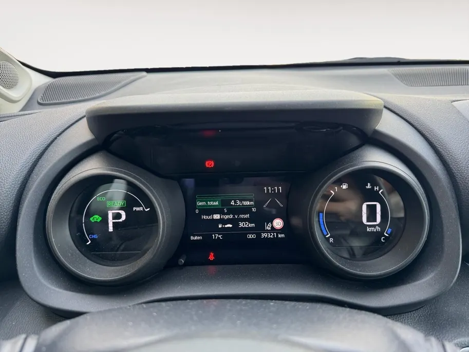 Toyota Yaris 1.5 Hybrid Style | Navigatie | Climate control | Parkeer camera | Stoel verwarming | Keyless