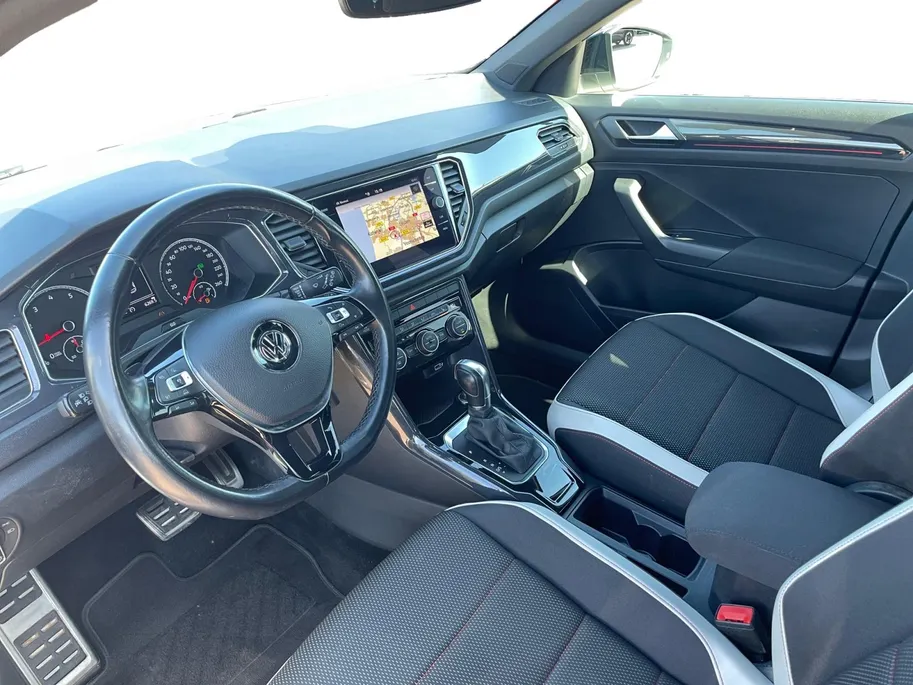 Volkswagen T-Roc 1.5 TSI Sport | AUTOMAAT | TREKHAAK | STOELVERWARMING | LM VELGEN | NAVIGATIE |
