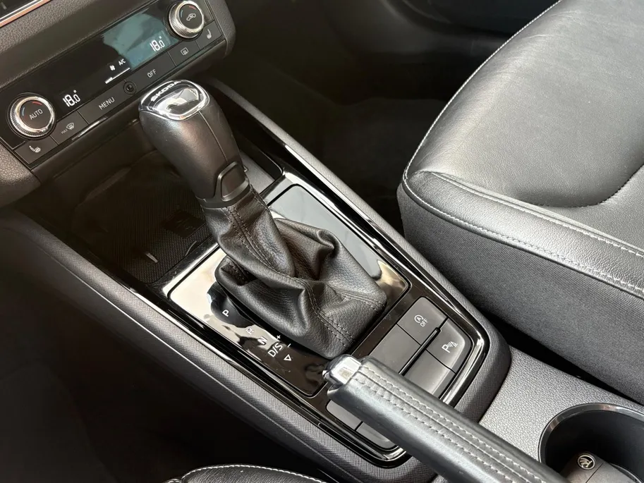 Škoda Kamiq 1.0 TSI Business Edition | Navi | Parkeersensoren V+A | Virtual Cockpit | Lichtmetalen Velgen | Premium Sound System | Keyless Go | Apple Carplay | Android Auto | 12 maanden Bovag Garantie