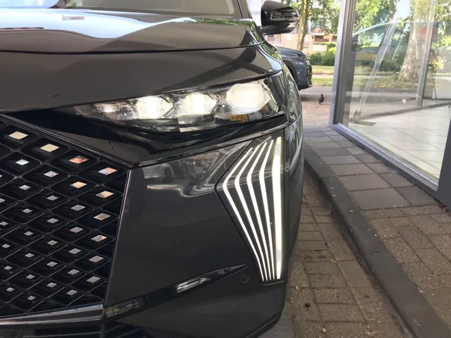 DS 7 1.6 PHEV 300 4x4 Pallas