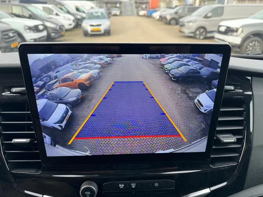 Ford E-Transit 425 CC 68 kWh 184 pk L4 met Gesloten laadbak, laadklep (750 kg), dakspoiler en zijdeur | Achteruitrijcamera | Laadvermogen 1.347 kg