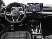 Volkswagen Golf 1.5 272pk DSG eHybrid GTE · Panoramadak · Wegklapbare Trekhaak · Camera · Apple/Android Car Play · 18'' Inch · Garantie t/m 16-10-2030 of 100.000km