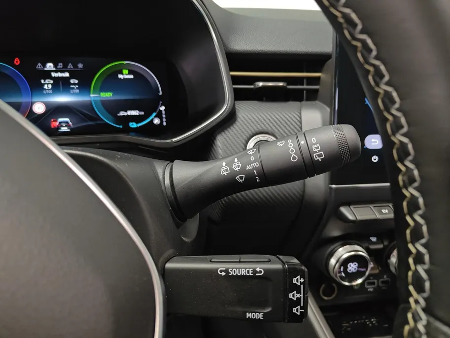 Renault Clio 1.6 E-Tech Hybrid 145 E-Tech Engineered | CarPlay/Android Auto | Camera | Navigatie |  Cruise | Climate Control | Keyless | Speciale E-Tech Engineered Uitvoering
