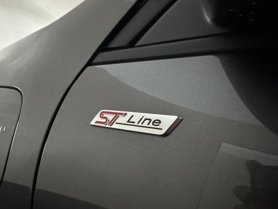 Ford Kuga 2.5 PHEV ST-Line X | DIT IS EEN VOORRAADAUTO! | Elek. Trekhaak | All Weather Banden |