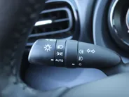 Mazda 2 Hybrid 1.5 Agile | Comfort Pakket | Airco | Apple carplay / Android auto | 15' LM |