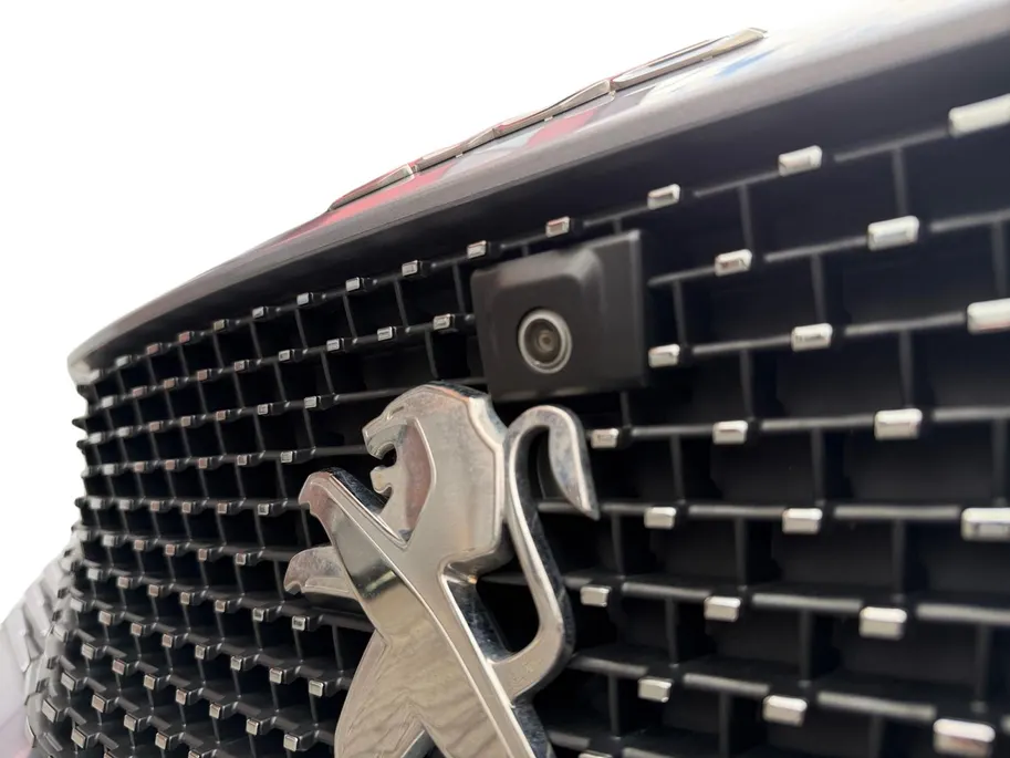 Peugeot 5008 1.2 Hybrid 136 GT 146PK AUTOMAAT | 7-persoons | Cruise Control | Climate Control | Schuif- kanteldak | 360 camera | Parkeersensoren rondom |