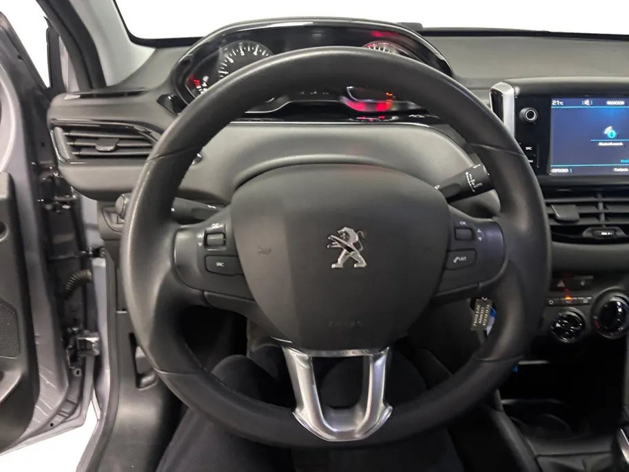 Peugeot 208 1.2 PureTech Active AIRCO CRUISE CONTROLE PARKEERSENSOREN LM VELGEN 5 DEURS BLUETOOTH ZEER MOOIE AUTO 12 MAANDEN GARANTIE