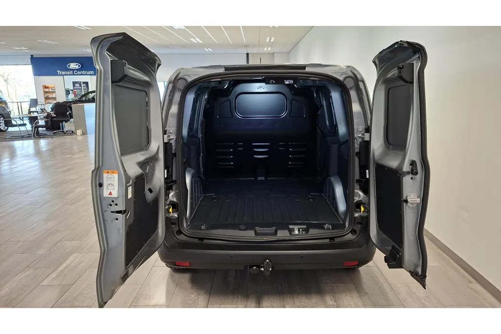 Ford E-Transit Courier Limited 136 PK 44 kWh accu