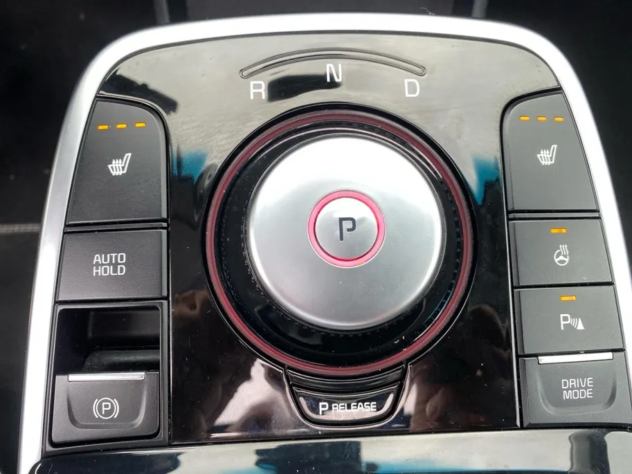 Kia e-Niro DynamicPlusLine 64 kWh | Climate control | Navigatie | Parkeercamera | Stoel + stuurverwarming | Keyless | Schuif-kanteldak | Line assist |