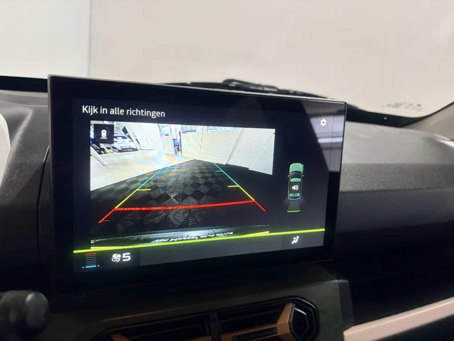 Dacia Spring Extreme 65PK 26.8 kWh Automaat | Snel Laden 40kW | Apple Carplay/Android Auto | Camera | Parkeersensoren Achter | Cruise Control | Navigatie | USB C | Bluetooth |