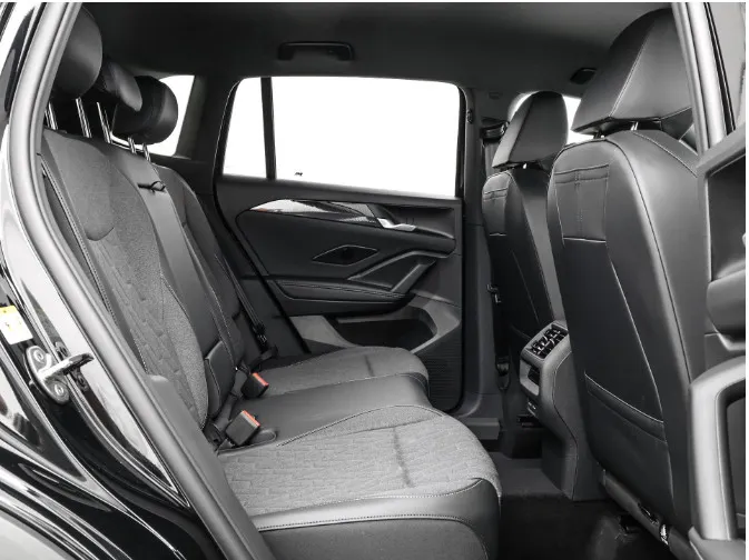 Volkswagen Tiguan Limited Edition 1.5 eHybrid 204 PK 6 versn. DSG · Design Pakket Dark · Trekhaak inklapbaar, met elektrische ontgrendeling, incl. aanhangermanoeuvreerhulp Trailer Assist ·