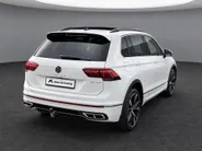 Volkswagen Tiguan 1.4 TSI 245pk DSG eHybrid R-Line Business+ · Panoramadak · Camera · Wegklapbare Trekhaak · Apple/Android Car Play · 20'' Inch · Dodehoeksensor · Stoelverwarming ·