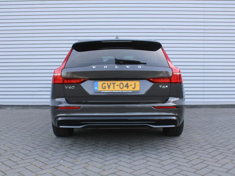 Volvo V60 2.0 T6 Plug-in hybrid AWD Plus Dark | Nappaleder | Trekhaak | HK audio | Schuifdak | Stuur-/stoelverwarming | Adap. Cruise | Dodehoek detectie | Geheugenstoelen | 360 Camera |
