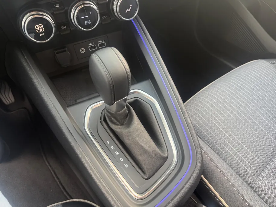 Renault Clio 145PK E-Tech Full Hybrid Techno Automaat | 9,3' Navi | Climate Control | Camera | Parkeersensoren | Apple CarPlay/Android Auto | Digital Cockpit | Cruise Control | Full LED | Lichtmetalen Velgen |
