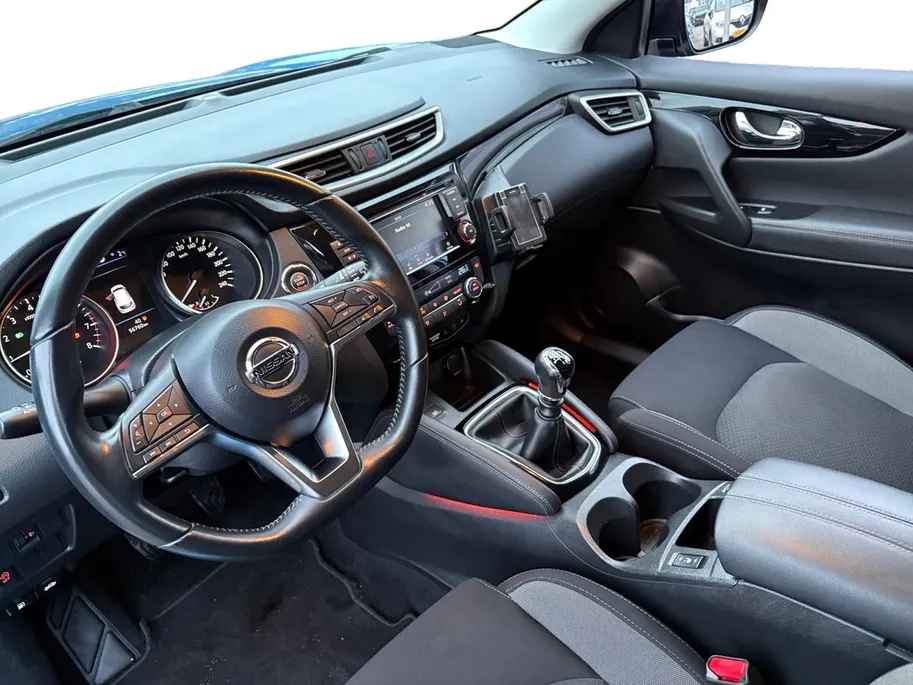 Nissan QASHQAI 1.3 DIG-T N-Connecta | Trekhaak | Navigatie | Camera | Stoelverwarming | Apple Carplay/Android Auto |  Lichtmetalen Velgen |