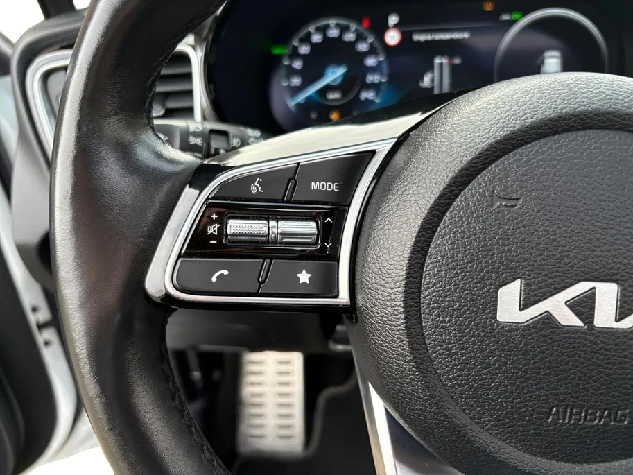 Kia XCeed 1.6 GDi PHEV DynamicPlusLine | Panoramadak | Camera | Stoel/Stuurverwarming | Apple Carplay/Android Auto | Adaptieve Cruise Control | Lichtmetalen Velgen |