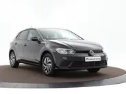 Volkswagen Polo Life Edition 1.0 TSI 95 pk 5 versn. Hand · Bluetooth telefoonvoorbereiding · Airconditioning automatisch, 2-zone (climatronic) ·