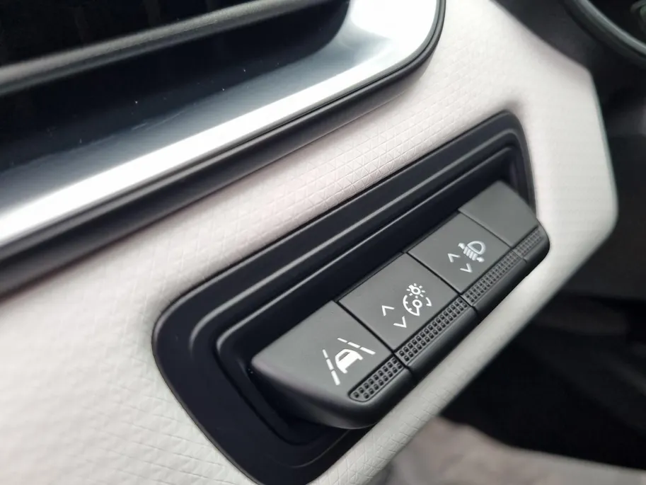 Renault Clio 1.0 TCe 90 Techno | Parkeersensoren | LMV | Cruise & Climate Control | Apple Carplay & Android Auto | 12 Maanden BOVAG Garantie