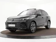 Volkswagen Tiguan R-Line Edition 1.5 eHybrid 204 PK 6 versn. DSG · Black Style Pakket · Panoramaschuif-kanteldak · Comfort Pakket Plus · Interieur Style Pakket · Prijs is inclusief inruilpremie ·
