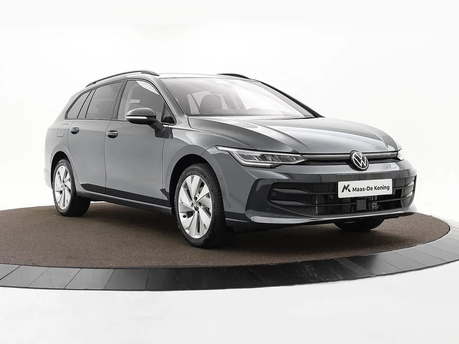 Volkswagen Golf variant Life Edition 1.5 eTSI 116 pk 7 versn. DSG · Achteruitrijcamera · draadloze telefoonlader · Trekhaak inklapbaar, met elektrische ontgrendeling ·