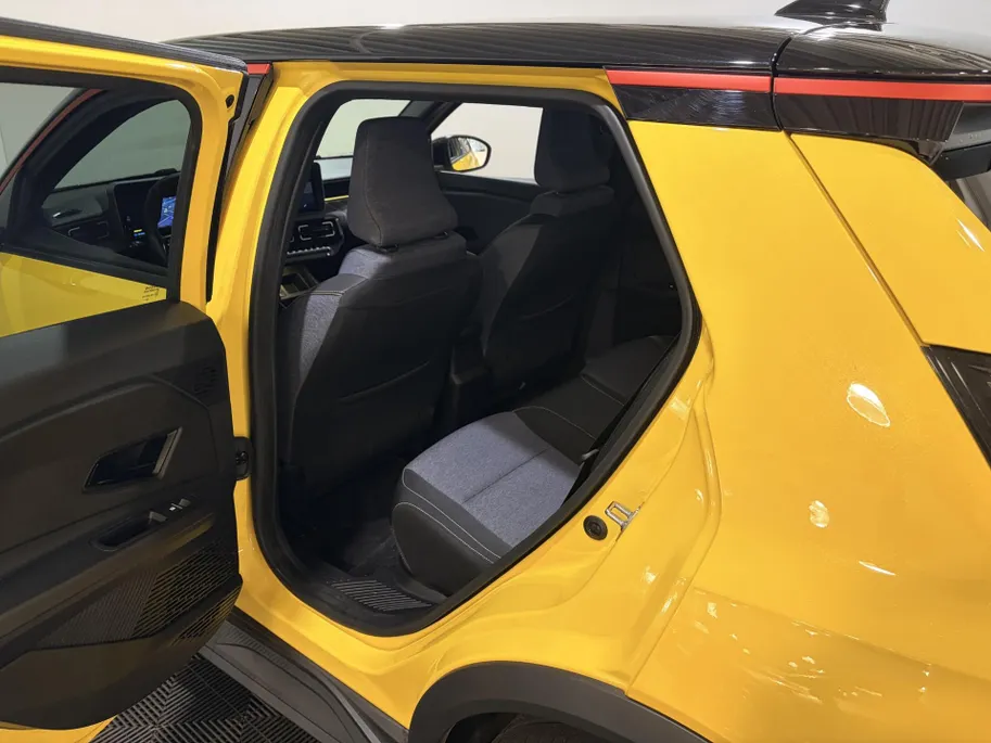 Renault 5 Comfort Range Techno 52 kWh Automaat | SoH 99% | 1e eigenaar | Navi | Camera | Parkeersensoren | Apple CarPlay/Android Auto | Adaptive Cruise Control | Licht & Regen Sensor | Lichtmetalen Velgen | Full LED |