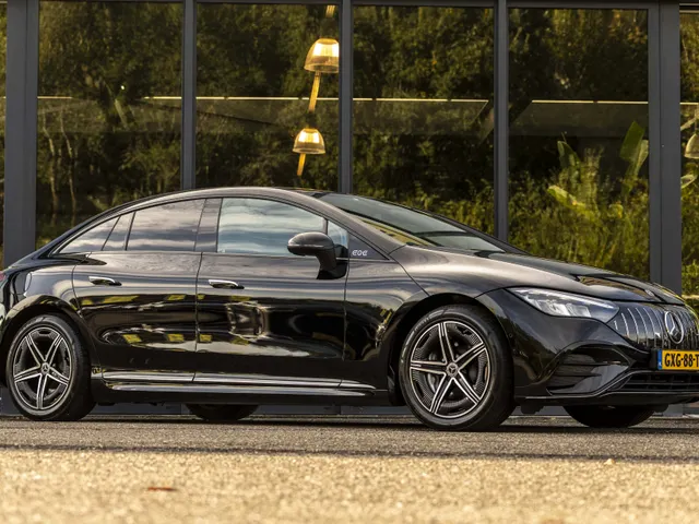 Mercedes-Benz EQE 300 Business Line 89 kWh SOH 95,83%