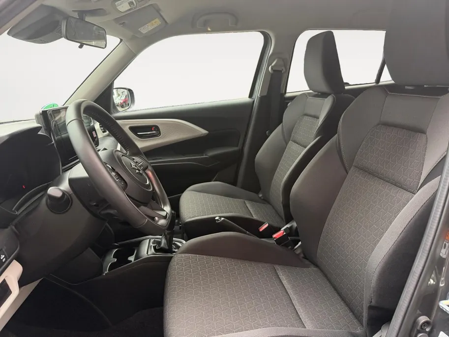 Suzuki Swift 1.2 Select Smart Hybrid 82PK | All Season banden | Navigatie | Climate Control | Adaptive Cruise Control | Achteruitrijcamera | Parkeersensoren achter | Stoelverwarming |