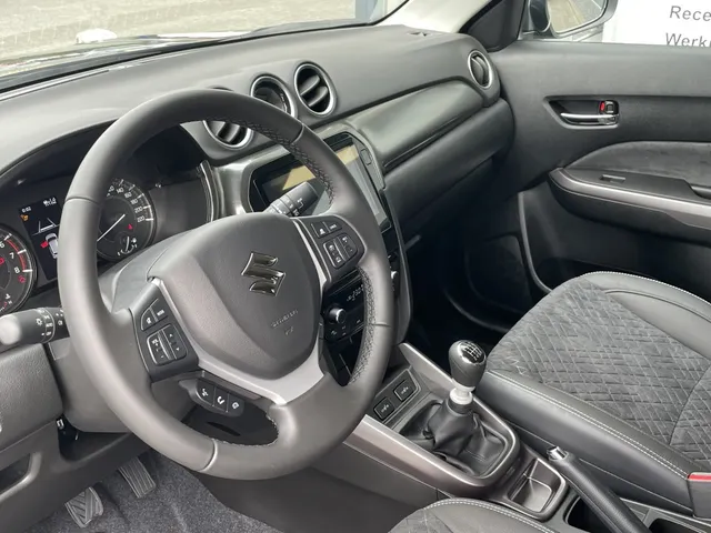 Suzuki Vitara 1.4 B.jet Style SH 1500kg trekgewicht!