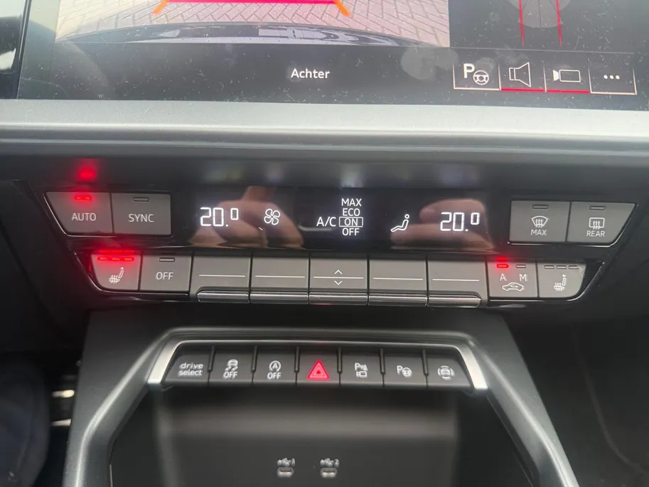 Audi A3 Sportback 35 TFSI S edition | 3X S Line | Schuif-Kantel Dak | Sportstoelen | SONOS | Camera | Stoelverwarming | Apple Carplay | Adaptief Cruise Control | Climate Control