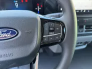 Ford E-Transit Custom 320 L2H1 Limited 64 kWh | DEMO | Inklapbare Trekhaak | Adaptive Cruise Control | BLISS | 17 inch lichtmetalen velgen | Verwarmbare Stoelen | Verwarmbare Voorruit