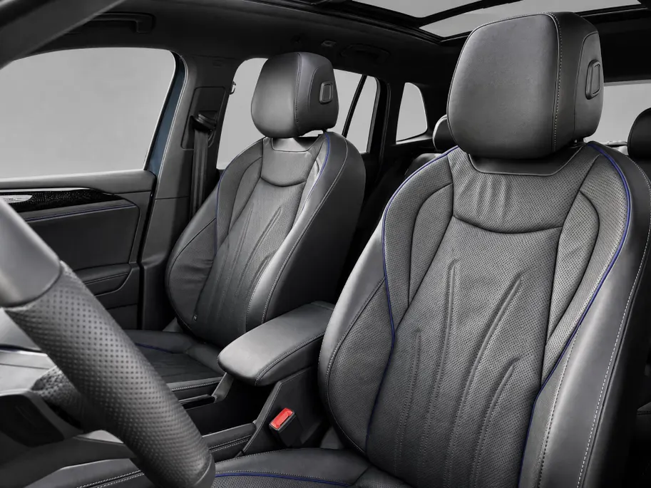 Volkswagen Tiguan 1.5eHybrid 200kW/272PK R-Line Black Style DSG · Panoramadak · Leder · Trekhaak · 360°Camera · Harman Kardon · Garantie t/m 09-01-2027