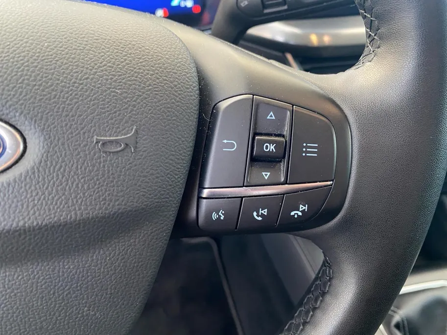Ford Focus Wagon 1.0 EcoBoost Hybrid Titanium X | Dealeronderhouden | Stoel- stuur en voorruitverwarming | Navigatie