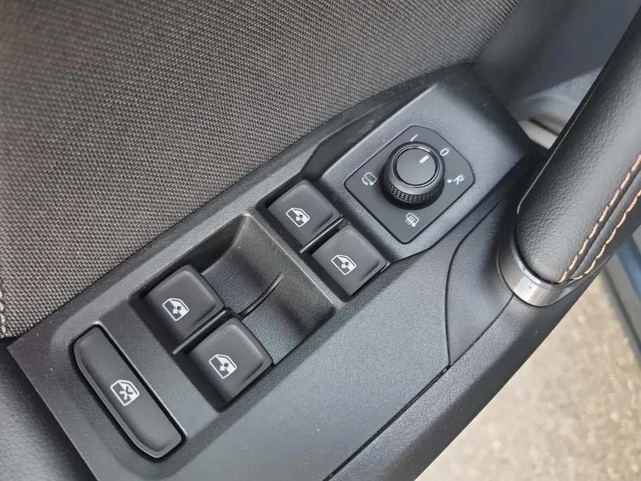 CUPRA Formentor 1.5 TSI e-Hybrid Business | Trekhaak | Panoramaschuifdak | Appel Carplay / Android Auto | Camera | Stoel en stuurverwarming |