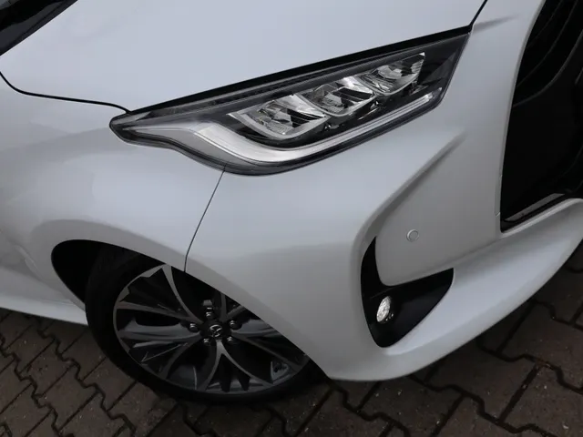 Toyota Yaris 1.5 Hybrid 130 Executive JBL | Head-up | Stuur en stoelverwarming VERKOCHT