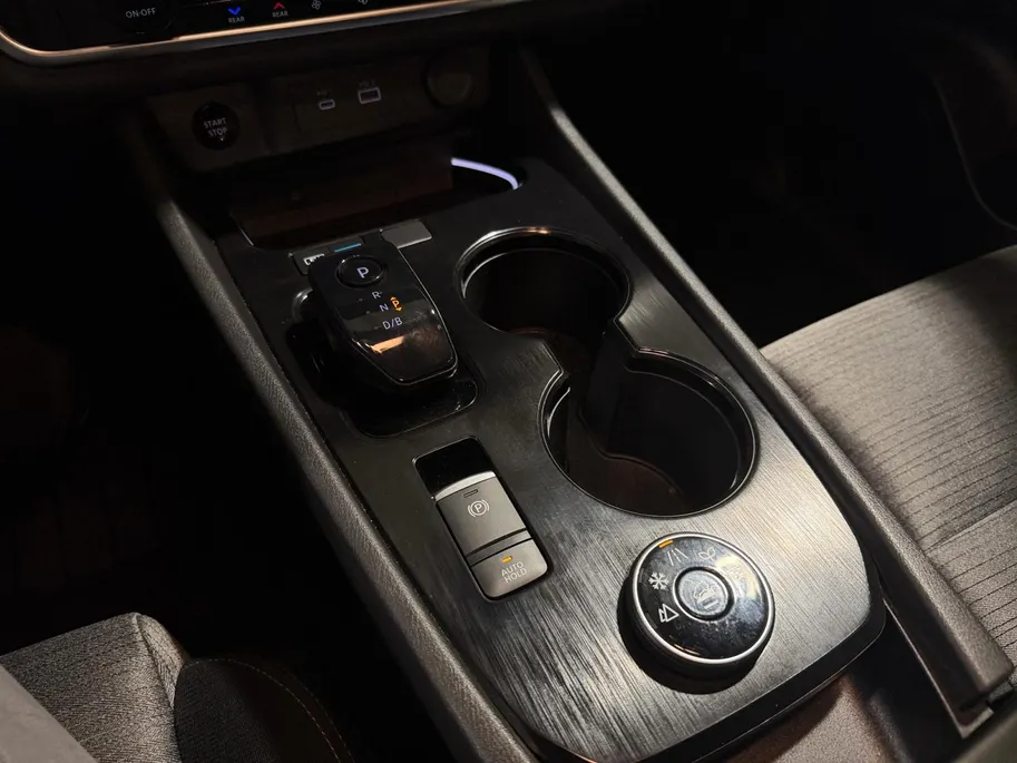Nissan X-Trail 1.5 e-4orce N-Connecta 4WD 7p. 214PK AUTOMAAT | 7-zits | Navigatie | Adaptive Cruise Control | Climate Control | Apple Carplay & Android Auto | Stuurverwarming | Stoelverwarming (voor+achter) | Elektrische achterklep |  Zeeuw & Zeeuw DEAL!