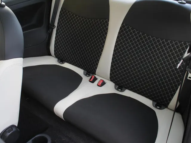Fiat 500 1.0 Hybrid Dolcevita | Carplay / Android auto | Cruise | Airco | Park sens