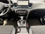 Kia Ceed Sportswagon 1.0 T-GDi MHEV Design Edition Automaat | Navi | Clima | Adaptive Cruise | Camera | Stoel-/Stuurverwarming | JBL Soundsysteem | LED Koplampen