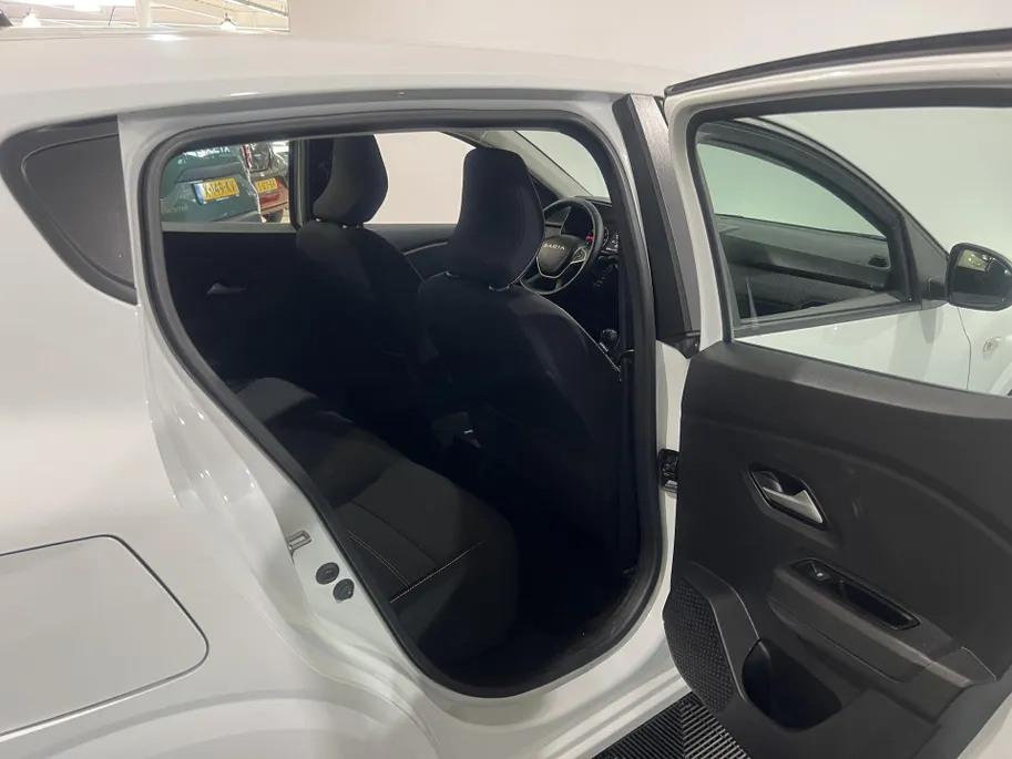 Dacia Sandero 100PK TCe ECO-G Expression | Airco | Apple CarPlay/Android Auto | Parkeersensoren | Armsteun | Cruise Control | Licht & Regen Sensor | LED Koplampen |