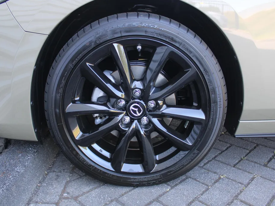 Mazda 3 2.0 e-SkyActiv-X M Hybrid 186 Homura | Stoelverwarming | Camera | Dodehoek detectie | HUD | 18' LM | LED | Cruise adapt. |