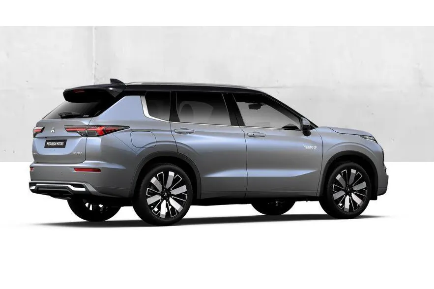 Mitsubishi Outlander 2.4 PHEV Instyle+ € 5.000 euro korting eigen voorraad| 8 jaar garantie| Snel leverbaar | Totaalprijs op is op.m25