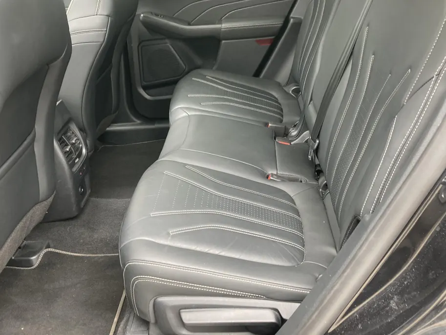 Ford Kuga 2.5 PHEV Vignale Afneembare trekhaak - Panoramadak - Headup Display - BLISS - Lederen bekleding - Elektrische achterklep