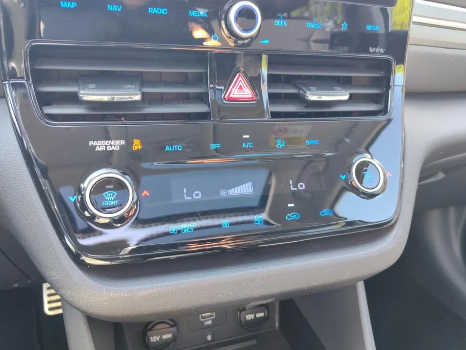 Hyundai IONIQ 1.6 GDi PHEV Premium | schuif/kanteldak | Zeer zuinig | Vol opties | NU Rijklaarprijs! Incl.12 Maanden, APK, Onderhoudsbeurt etc! Premiumpakket gratis!